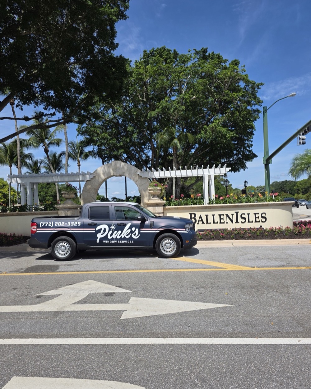 Pink's Window Services pickup at the BallenIsles entrance in Palm Beach Gardens